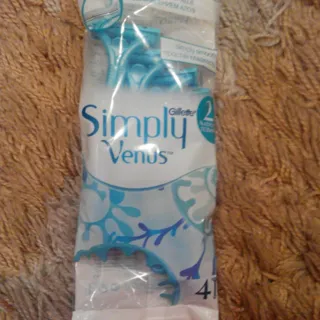 Simply Venus Gillette Women's Disposable Razor Pack of 4 — photo 4