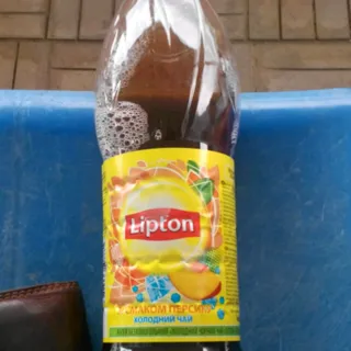 Lipton Iced Black Tea Peach Plastic Bottle 1L — photo 2