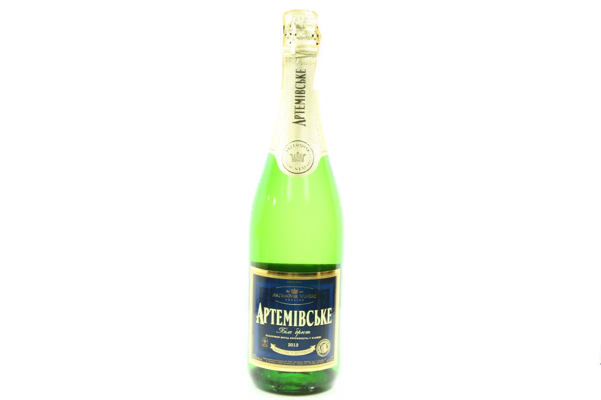 Sparkling wine Artemivske white brut 13.5% glass bottle 0.75L