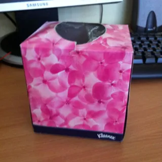 Паперові серветки Kleenex Collection 100 шт. 235 г у коробці — фото 12