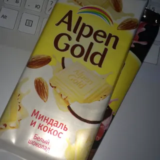 Шоколад білий Alpen Gold з мигдалем і кокосовою стружкою 90г — фото 6