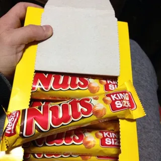 Nuts King Size chocolate bar with whole hazelnuts 65g — photo 3