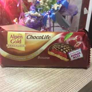 Печиво Alpen Gold Шоколайф бісквітне з вишнею, 136 г — фото 2