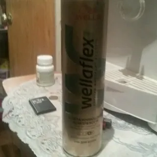 Wella Wellaflex Hair Spray with Moisturizing Complex Extra Strong Hold 250ml — photo 6