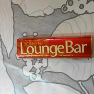 Roshen LoungeBar Milk Chocolate Bar with Almond Praline Filling 45g — photo 6