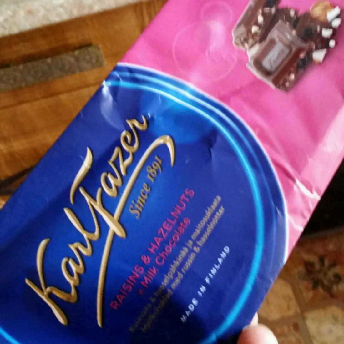 Milk Chocolate with Raisins and Hazelnuts 200 g