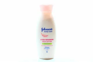 Johnson's 24 Hour Moisturizing Body Lotion with Almond 250ml — photo 3