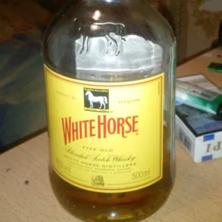 Віскі White Horse 40% 6 років 500 мл у скляній пляшці, "Uait Khors Dystyllerz", Shotlandyia, Soedynennoe Korolevstvo Velykobrytanyy Y Severnoi Yrlandyy — фото 6
