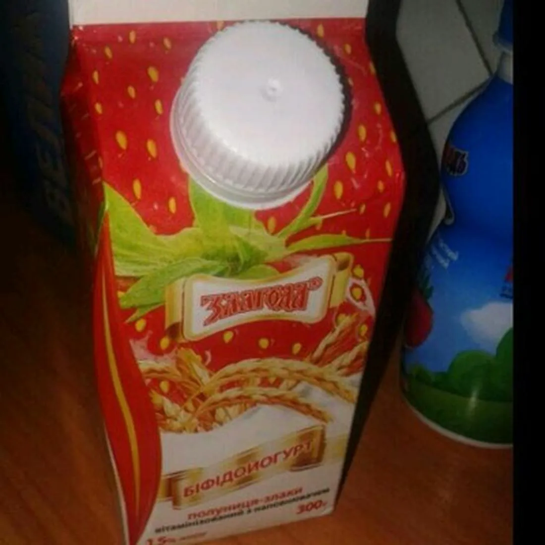 Zlagoda Strawberry Cereals Bifidoyogurt 1.5% Pure Pack 300g