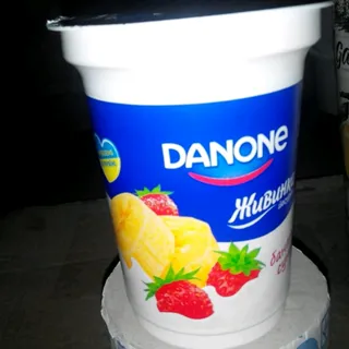 Danone Zhyvynka Banana-Strawberry Yogurt 1.5% 340g Plastic Cup — photo 4