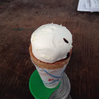 Lasunka Plombir Ice Cream in Waffle Cone 15% 75g — photo 2
