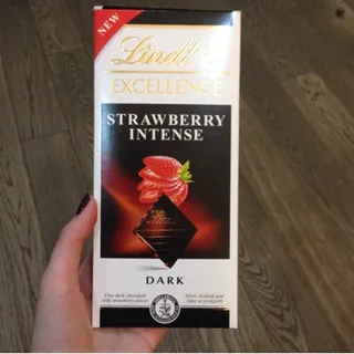 Lindt Excellence Swiss Chocolate Strawberry — photo 13