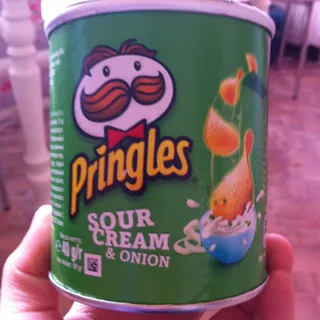 Pringles potato chips sour cream & onion tub 40g — photo 6