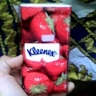 Kleenex Aroma Strawberry Facial Tissues 10 pcs — photo 4