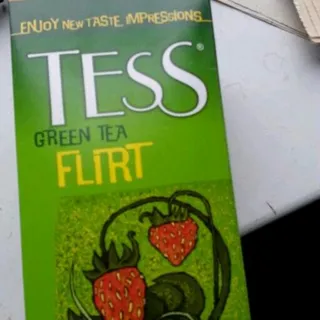 Tess Flirt Green Tea with Strawberry and Apple 1.5g x 25 — photo 2