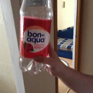 Bon-aqua Raspberry Flavored Sparkling Drinking Water 2L — photo 3