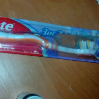Colgate ZigZag Toothbrush Medium 1pc — photo 5