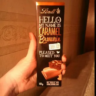 Lindt Hello Caramel House Elf Chocolate Bar — photo 2