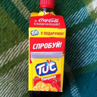 Coca Cola 0.5L + TUC Promo Pack — photo 2