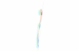 Oral-B 3-Effect Medium Soft Whitening Toothbrush 1pc — photo 6