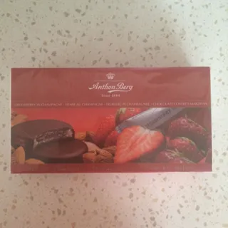 Anthon Berg Strawberry in Champagne with Marzipan 275g — photo 2