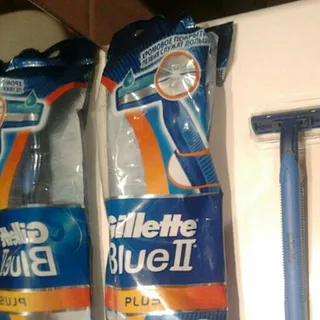 Gillette Blue II Plus Disposable Razor 3pcs — photo 5