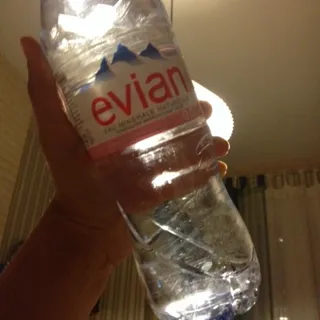Evian Still Mineral Water 0.5L — photo 4