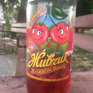 Obolon Zhyvchyk Cherry Juice Carbonated Drink 1L — photo 2