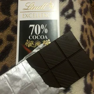 Lindt Excellence Swiss Dark Chocolate 70% 100g — photo 5