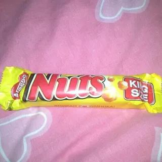 Nuts King Size chocolate bar with whole hazelnuts 65g — photo 4