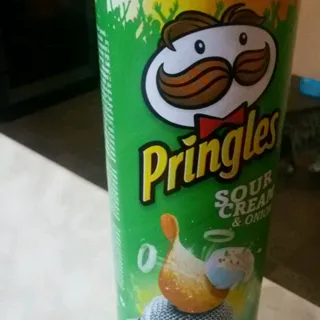 Pringles Sour Cream & Onion Chips Tube 165g — photo 6