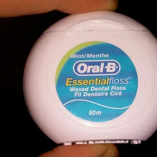 Зубна нитка Oral-b Essential floss 50м — фото 3