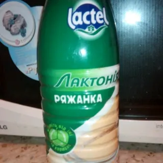 Lactonia Ryazhenka 2.5% Plastic Bottle 870g — photo 3