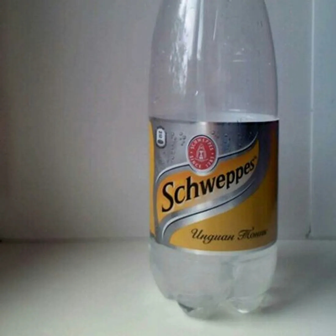 Schweppes Indian Tonic Drink 1L Plastic Bottle