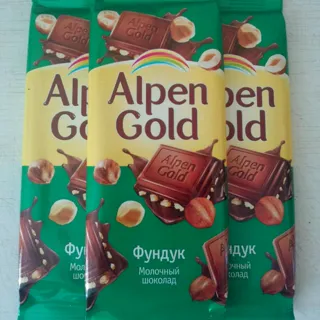 Шоколад Alpen Gold молочний з фундуком 90 г — фото 3