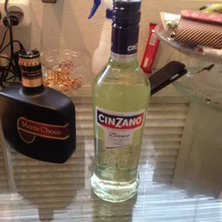 Cinzano Bianco Sweet White Vermouth 15% Glass Bottle 0.5L — photo 4