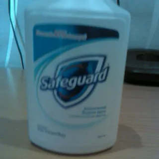 Safeguard Classic Dazzling White Liquid Antibacterial Soap 225ml — photo 5