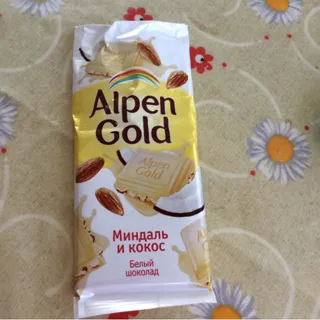 Шоколад білий Alpen Gold з мигдалем і кокосовою стружкою 90г — фото 2