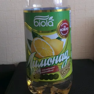 Biola Lemonade Sparkling Juice Drink 2L — photo 2