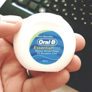 Зубна нитка Oral-b Essential floss 50м — фото 4