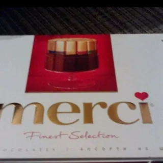 Storck Merci Finest Selection Assorted Chocolates Box 400g — photo 2