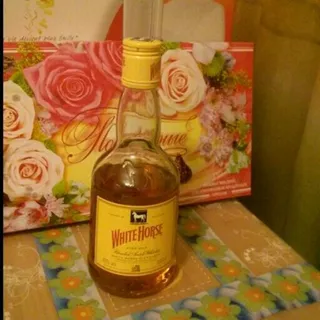 Віскі White Horse 40% 6 років 500 мл у скляній пляшці, "Uait Khors Dystyllerz", Shotlandyia, Soedynennoe Korolevstvo Velykobrytanyy Y Severnoi Yrlandyy — фото 4