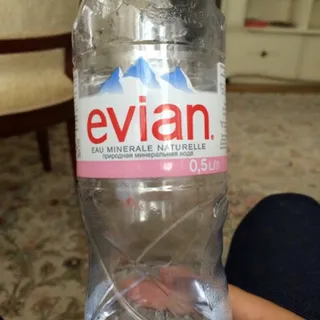 Evian Still Mineral Water 0.5L — photo 2