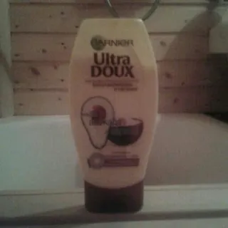 Бальзам-ополіскувач Garnier Ultra Doux Авокадо і каріте для відновлення та живлення 200 мл — фото 12
