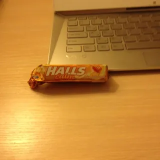 Halls Honey Lemon Candy 33g — photo 7