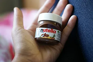 Nutella Mini Glass Bottles - (16) .88 Oz Single Serve Bottles — photo 4