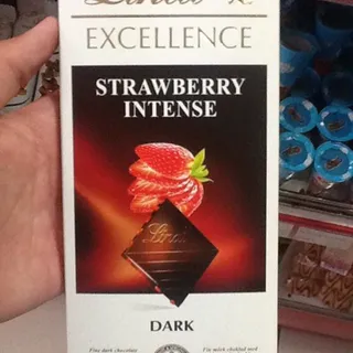 Lindt Excellence Swiss Chocolate Strawberry — photo 12