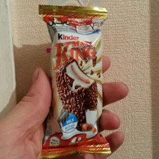 Kinder Maxi King Caramel Biscuit in Milk Chocolate 35g — photo 7