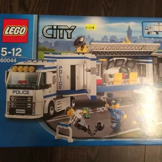 Lego City Police Emergency Squad for Kids 5-12 Years 375 Pieces — photo 5