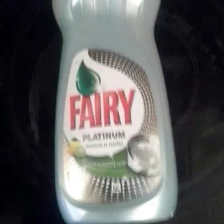 Засіб для миття посуду Fairy Platinum Лимон та Лайм 720 мл — фото 3